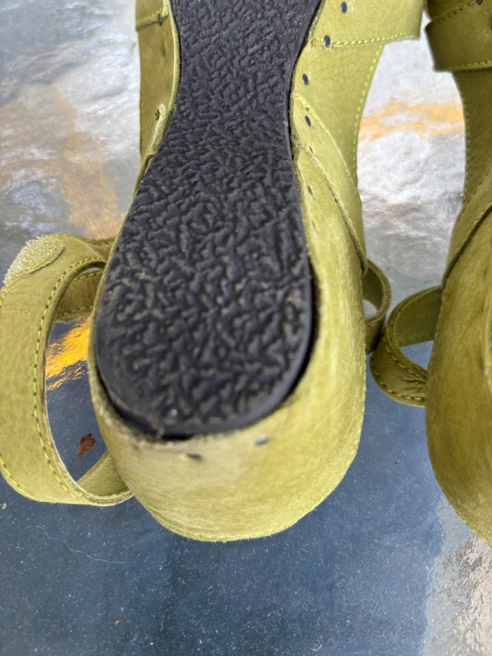 Vialis closed toe shoe - Picture 6 of 7